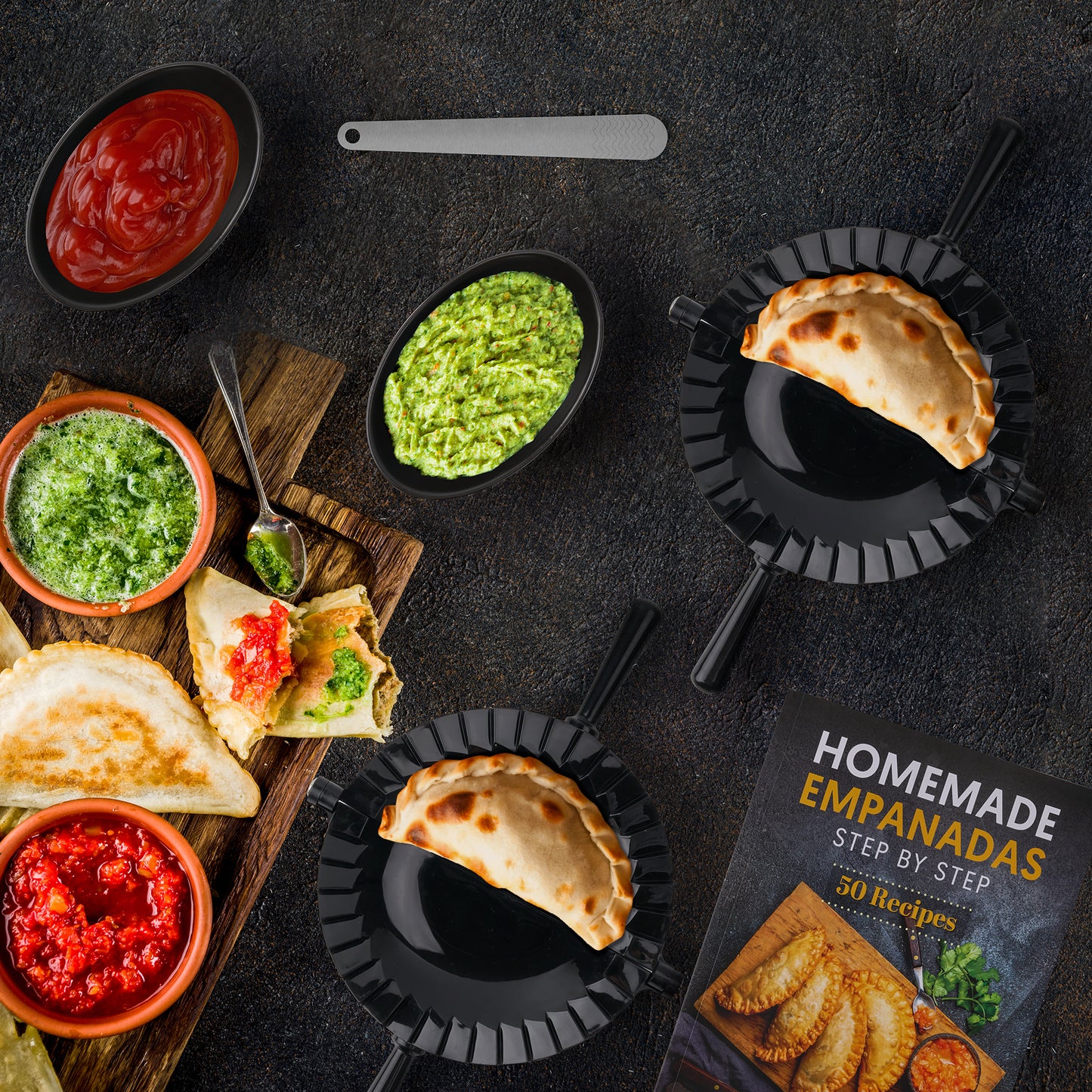 Empanada Maker Set incl. Recipe Book, Ceramic Dip Bowls, Cookie Cutter, Knife | Tortillada